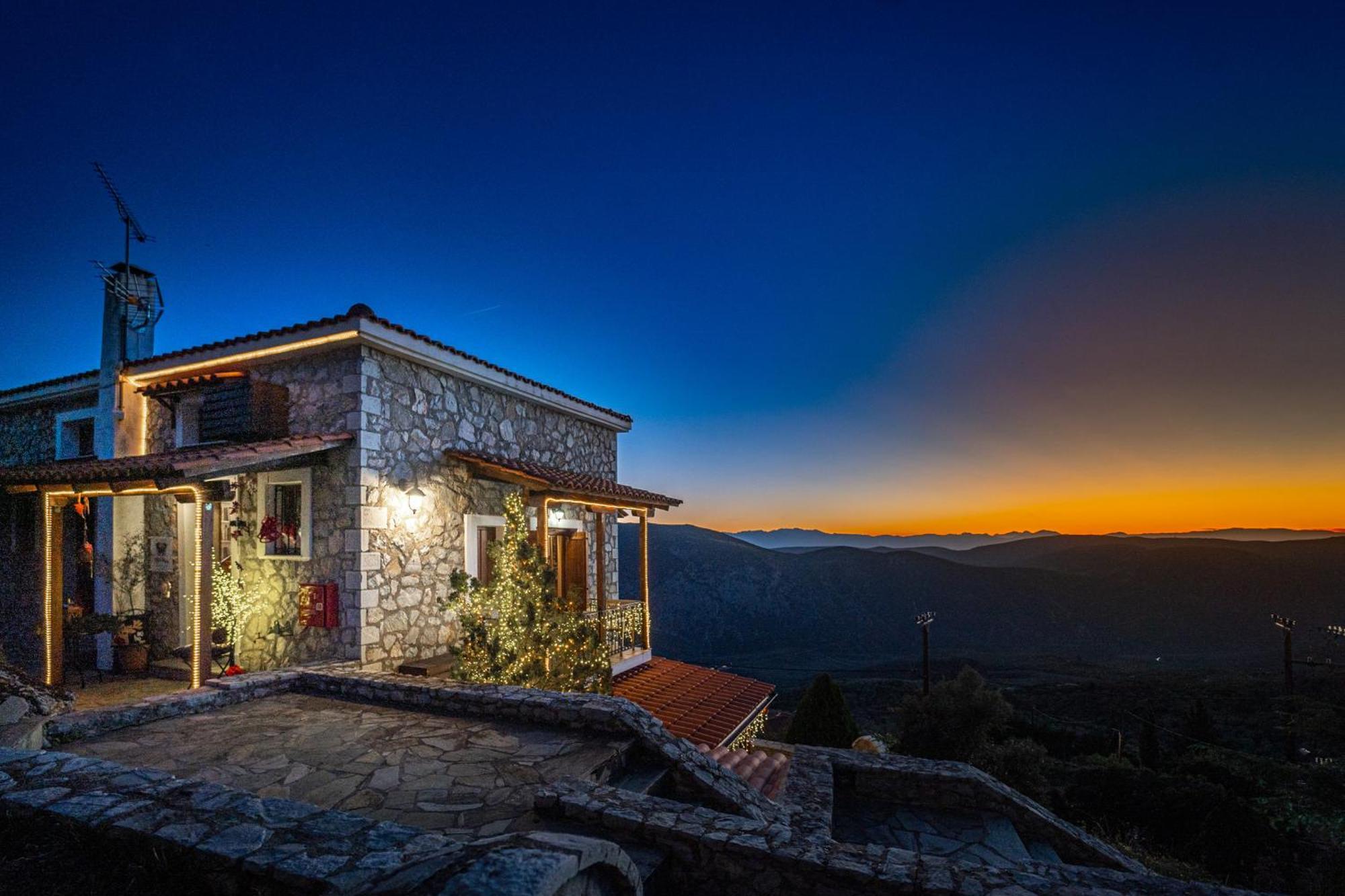 Rock Dandy Deluxe Chalet In Arachova - Delphi, Sauna, Prv Parking, Amazing View מראה חיצוני תמונה